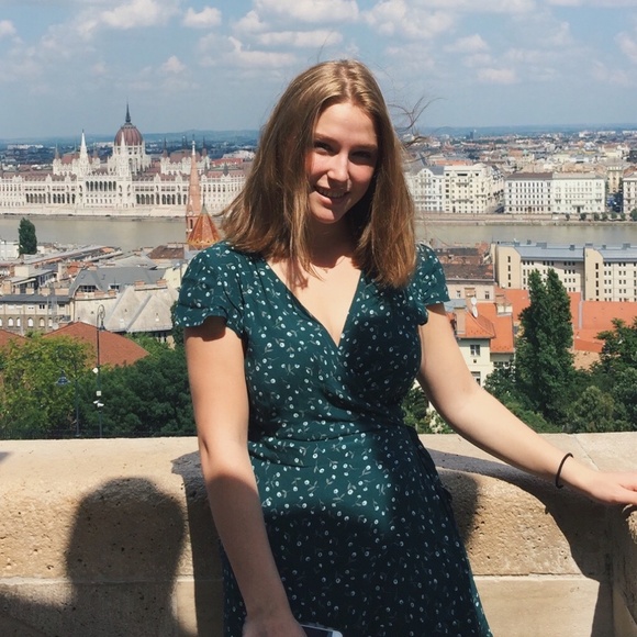 Meet your Posher, Rachel - Picture 1 of 1